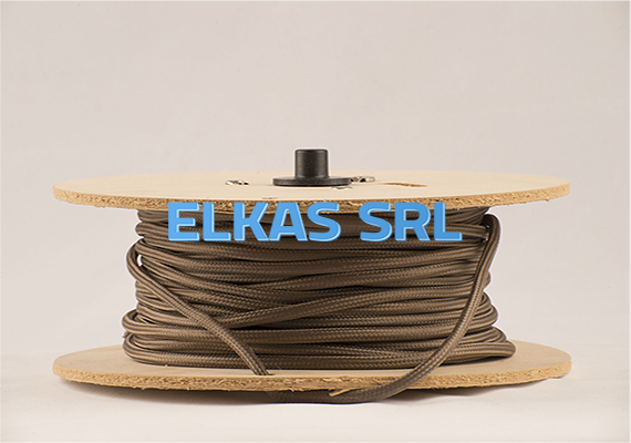 Nossos cabos são certificados. Eles também têm um processo de colagem que os impede de serem desintegrados em sua armadura